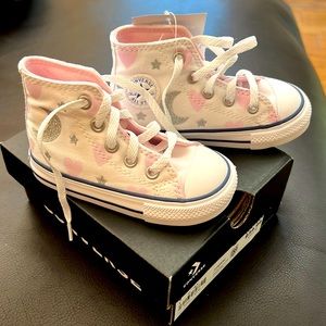 Brand new converse sz 5